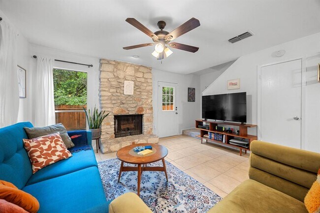 Building Photo - 9100 Mountain Ridge Dr