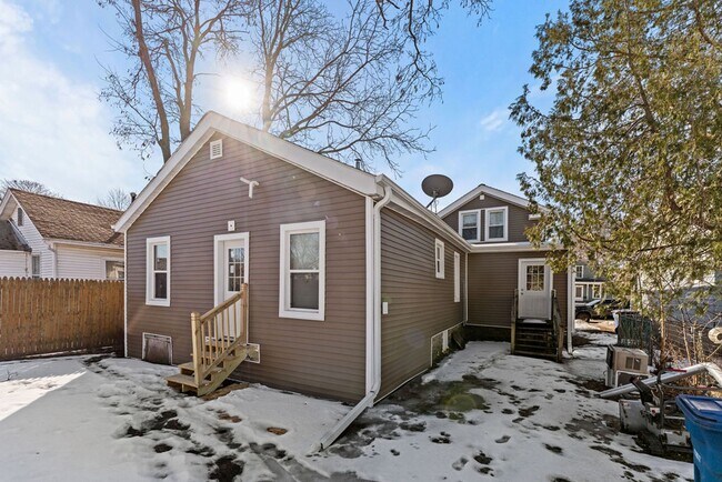 Building Photo - 520 Ceape Ave