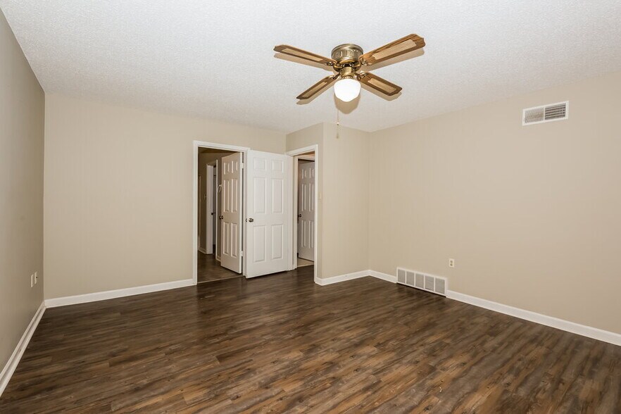 Building Photo - 8169 Cairn Dr