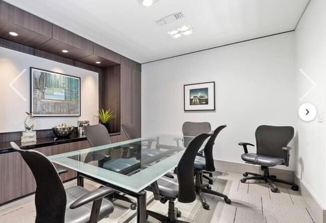 Building Photo - 1901 Post Oak Blvd