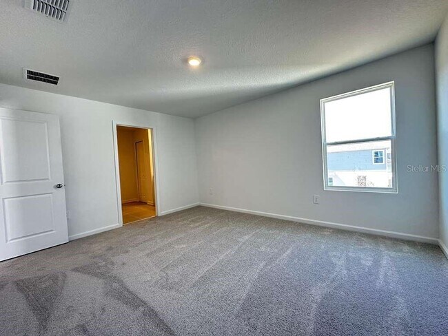 Building Photo - 5431 Meadow Walk Dr