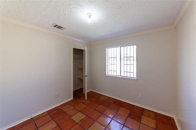 Building Photo - 22538 Market Square Ln