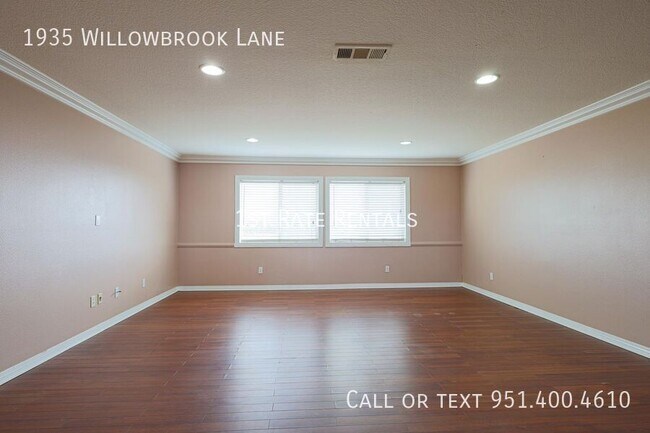Building Photo - 1935 Willowbrook Ln