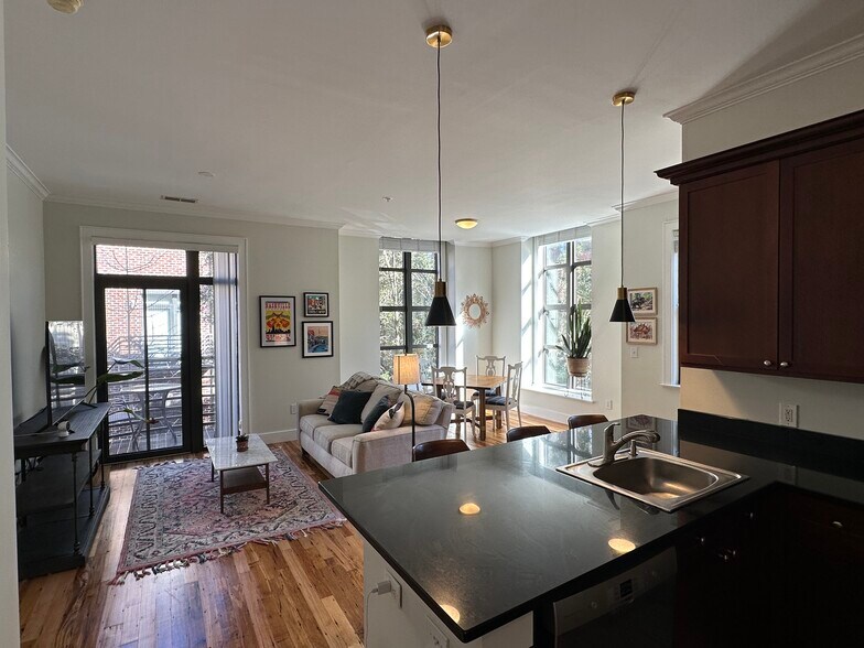 Building Photo - 224 S Laurens St