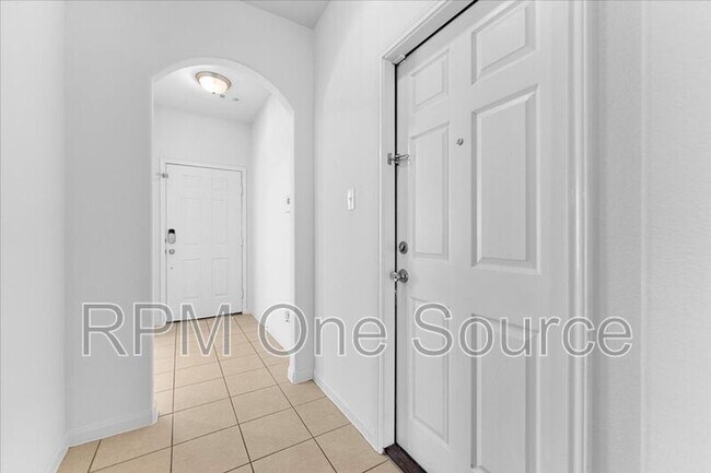 Building Photo - 113 Oriole Dr