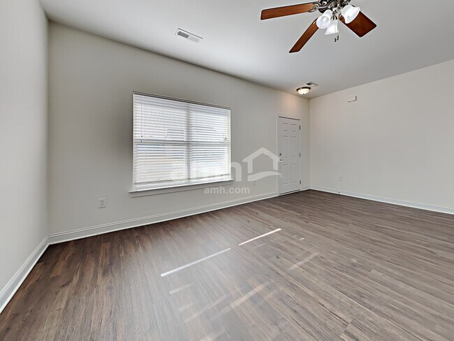 Building Photo - 423 Sablewood Dr
