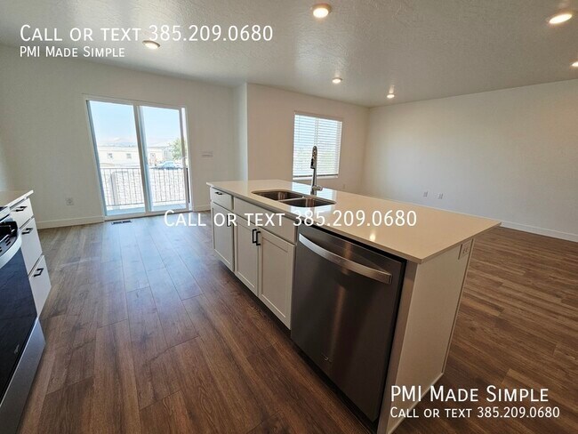 Building Photo - 866 E Sand Dollar Wy