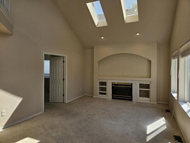 Building Photo - 3653 Sunflower Cir