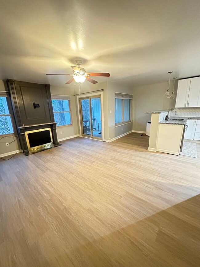 Building Photo - 1471 Cliff Ct