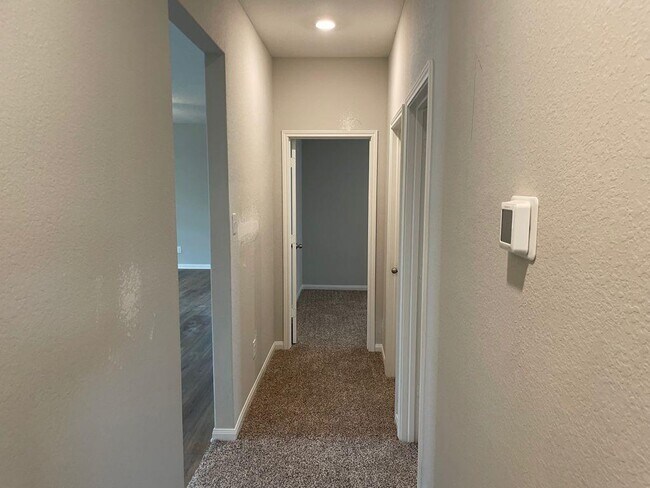 Building Photo - 109 Declaration Ln