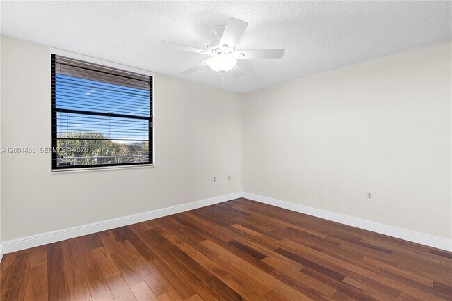 Building Photo - 1524 Whitehall Dr