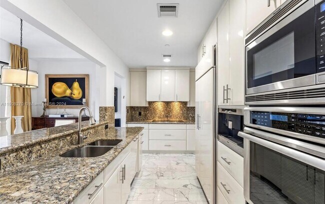 Building Photo - 200 E Palmetto Park Rd