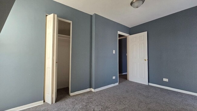 Building Photo - Spacious 3BR / 1.5BA Single-Family Home in Chicago – Available January 19