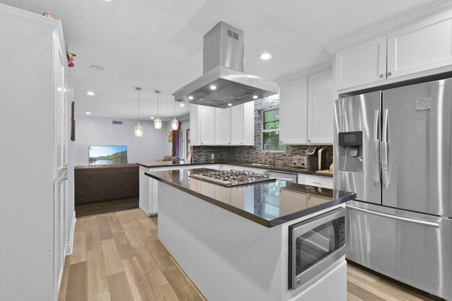 Building Photo - 3123 Deal St