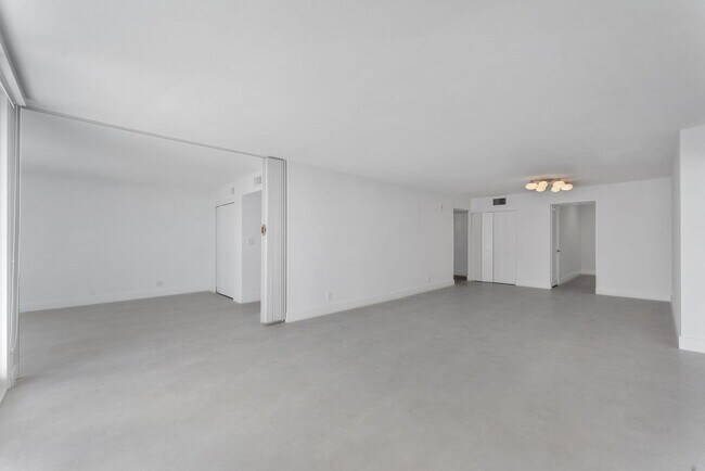 Building Photo - 1360 S Ocean Blvd