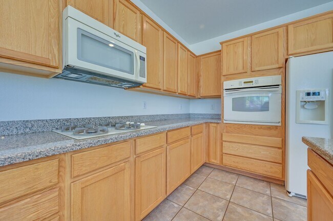 Building Photo - SW!! Southern Highlands!!! 4 Bedrooms!!!  ...