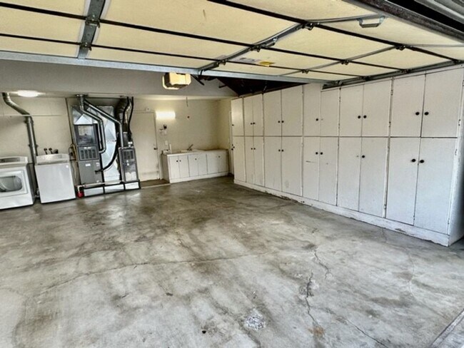 Building Photo - 2323 East Hills Drive #45
