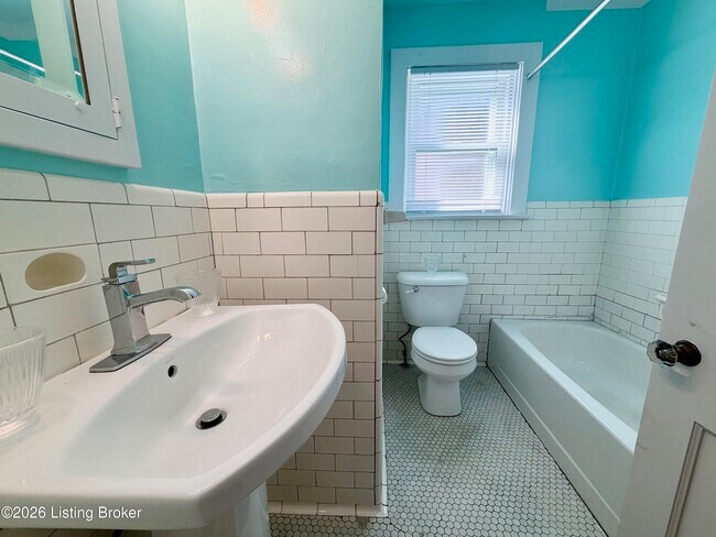 Building Photo - 2733 Preston Hwy