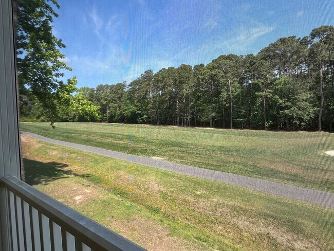 Building Photo - 5840 Longwood Dr