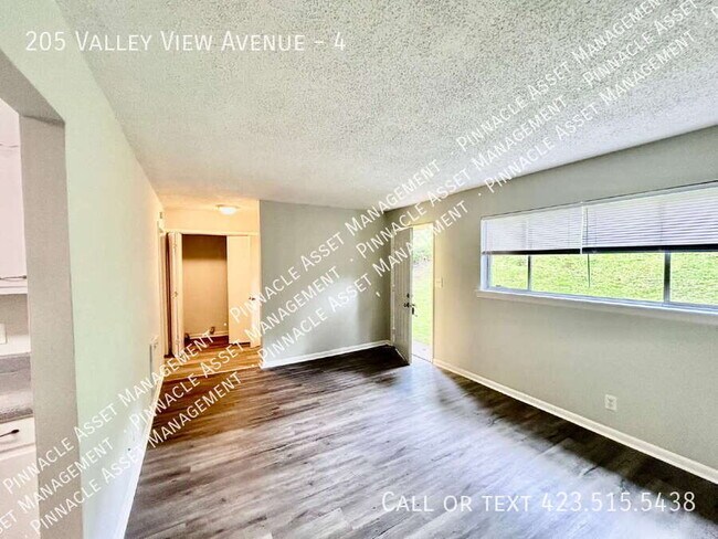 Building Photo - 205 Valley View Ave