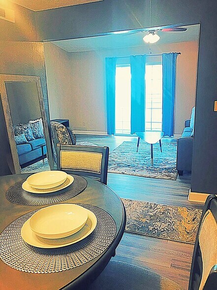 Building Photo - 1307 Condo Dr