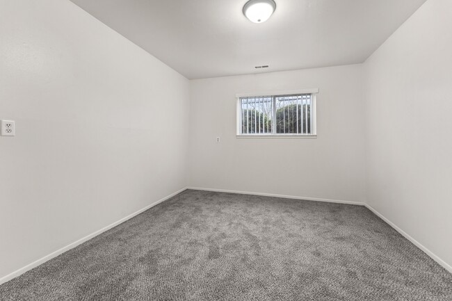 Building Photo - 4221 Quarry Rd