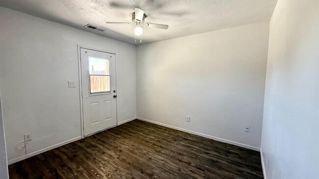 Building Photo - 665 S Coalinga St