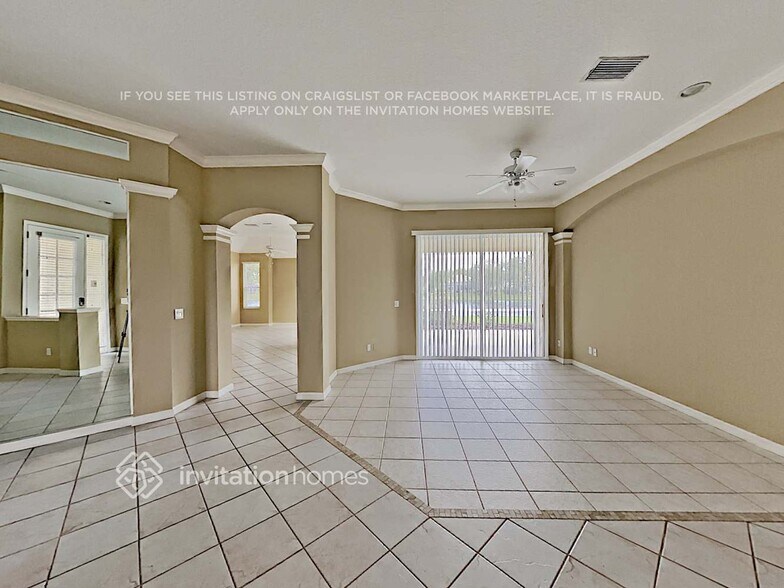 Building Photo - 11909 Clubhouse Dr