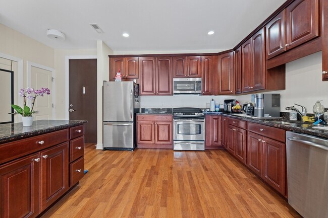 Building Photo - 20 Ave at Port Imperial