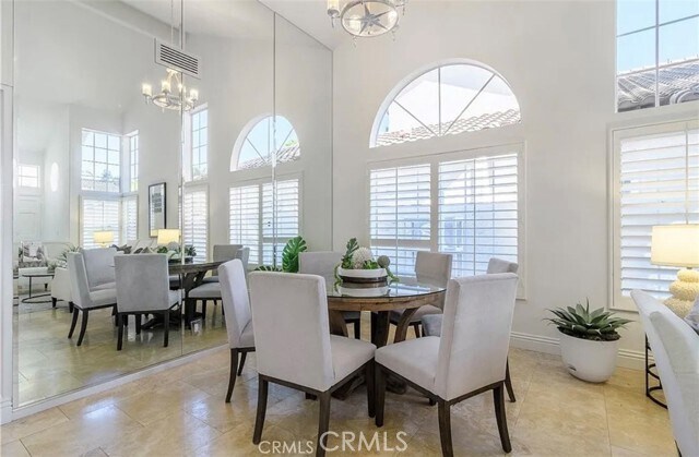 Building Photo - 5 Telliz