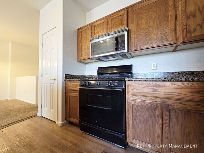 Building Photo - 4005 Pepper Thorn Ave