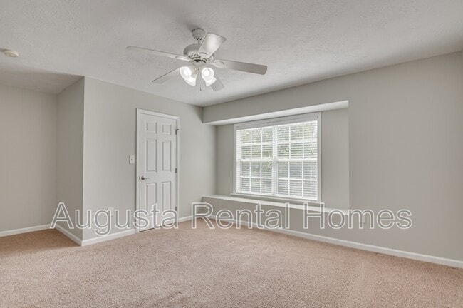 Building Photo - 145 Coach Ln