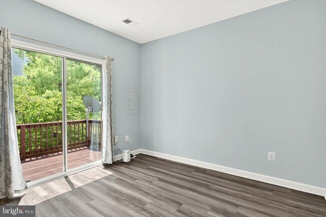 Building Photo - 8605 Willow Leaf Ln
