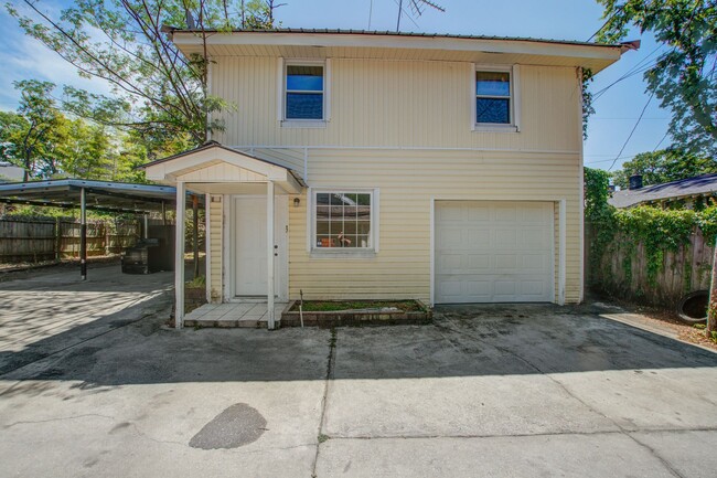 Building Photo - Now Leasing - Charming Renovated 3BR Home Near Downtown Columbia & Major Colleges