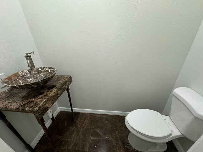 Building Photo - 3/2.5 Home Available Now!