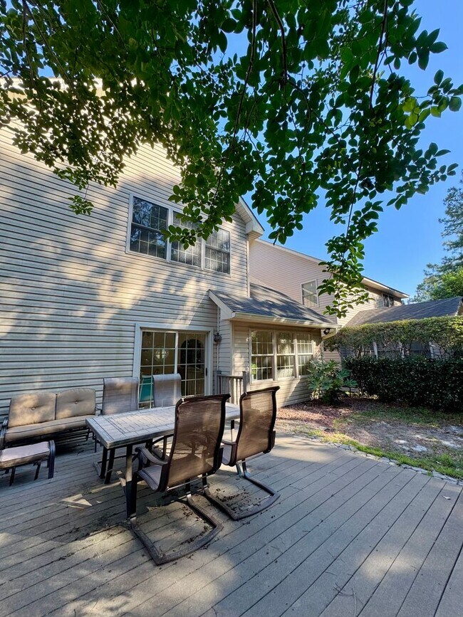 Building Photo - Fully Furnished Coastal Home in Gated Allenwood Community | Steps from Pool, Minutes from Schools...