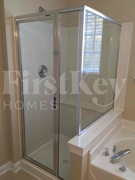 Building Photo - 1504 Aries Ln