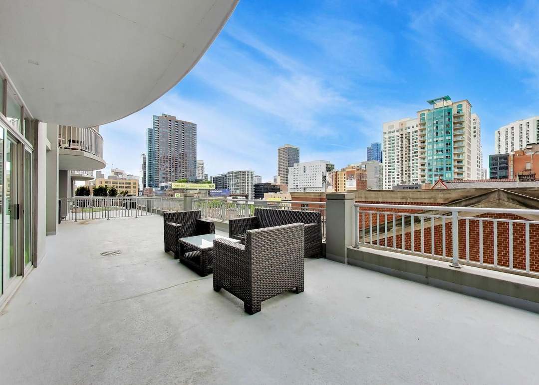 Building Photo - 600 N Dearborn St