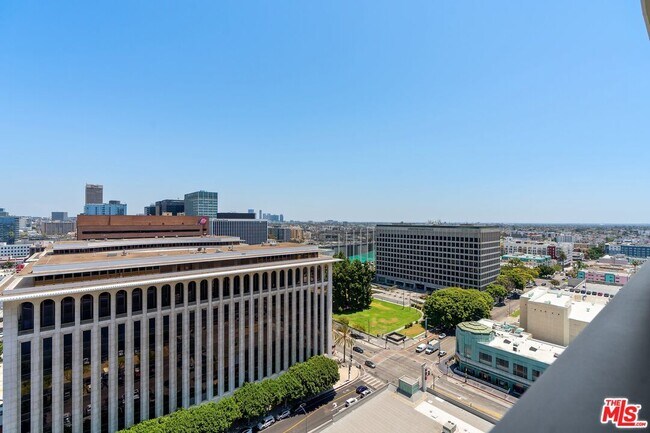 Building Photo - 3785 Wilshire Blvd