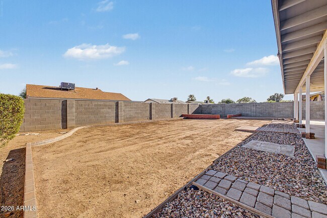 Building Photo - 1455 W Mohawk Ln