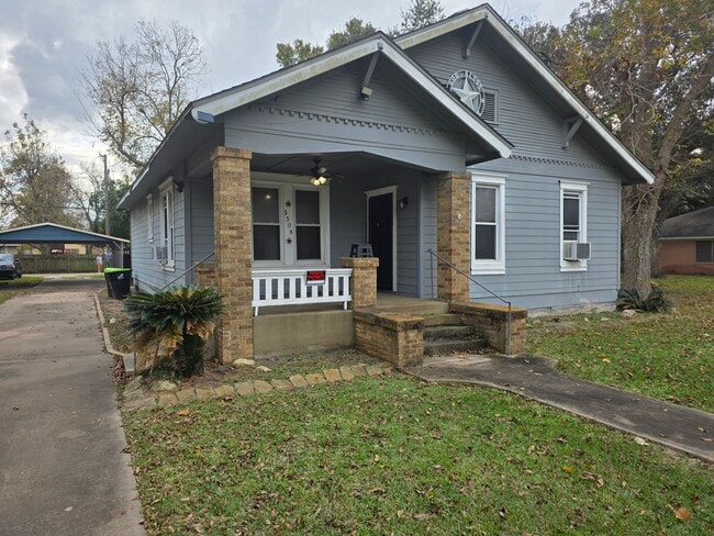 Building Photo - 2508 6th St