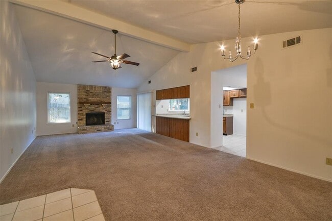 Building Photo - 3210 River Valley Dr