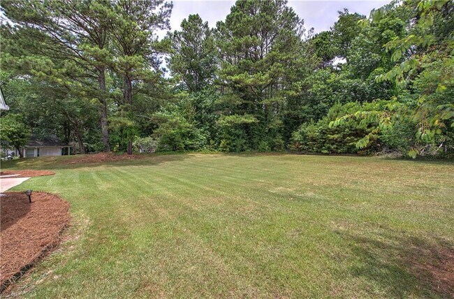 Building Photo - 4100 Chanticleer Dr NW