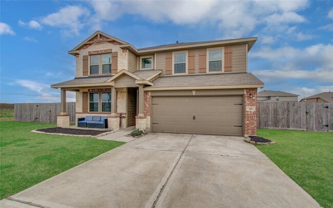 Primary Photo - 218 White Wing Ln