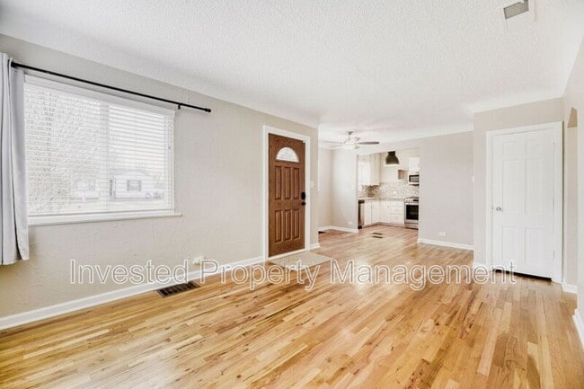 Building Photo - 4670 S Washington St