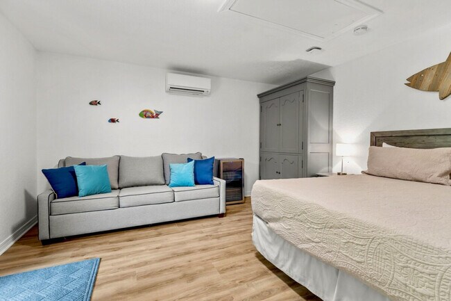 Building Photo - 4639 Paradise Isles