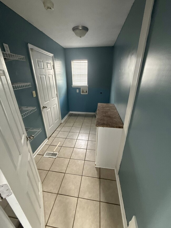 Building Photo - 118 Dale Hollow Dr