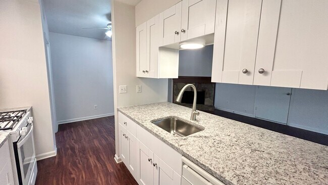 Building Photo - Alpharetta 3 Bedroom-2 Bathroom, Minutes F...