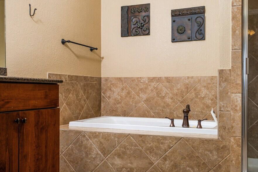 Building Photo - 3404 American Dr