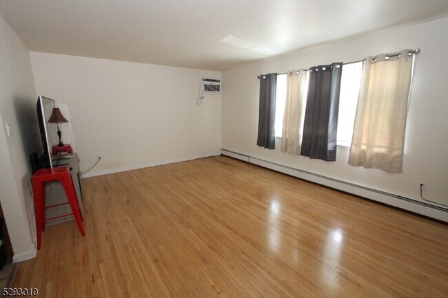 Building Photo - 287 Legion Pl
